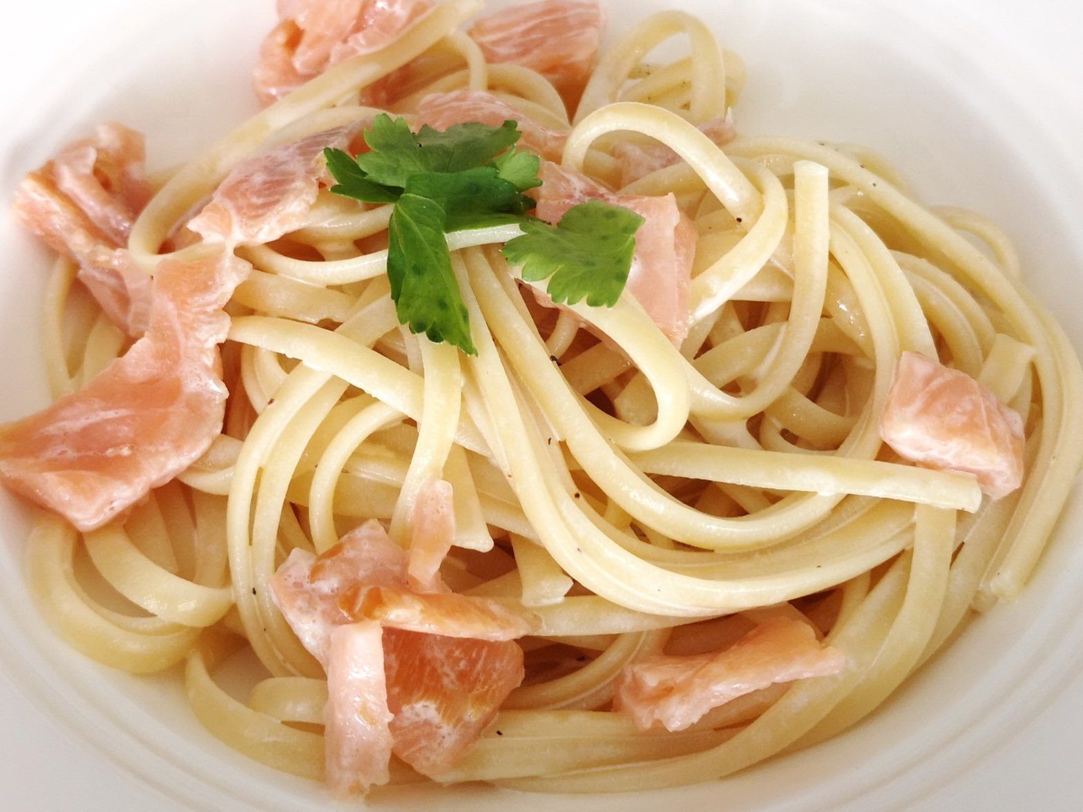 Těstoviny s uzeným lososem